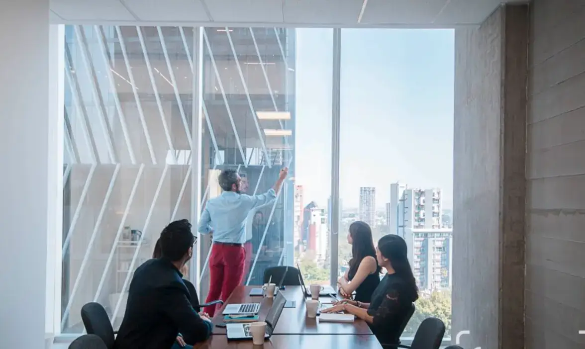 9 pasos para organizar eventos empresariales exitosos y cautivar a tus invitados